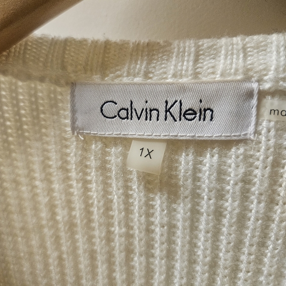 Calvin Klein Faux Fur vest - Picture 3 of 4